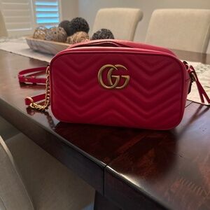 Gucci GG Marmont small camera bag (red)